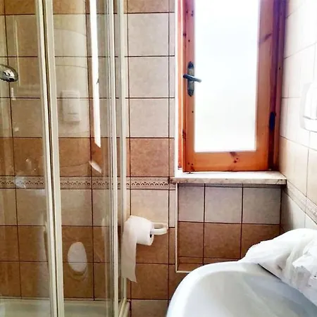 Nacy - A 150 Mt Dal Mare *