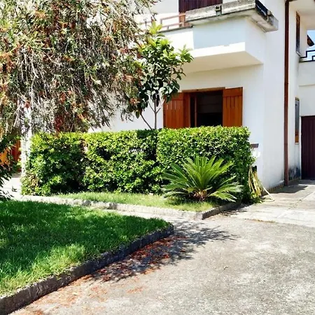Nacy - A 150 Mt Dal Mare Villa *